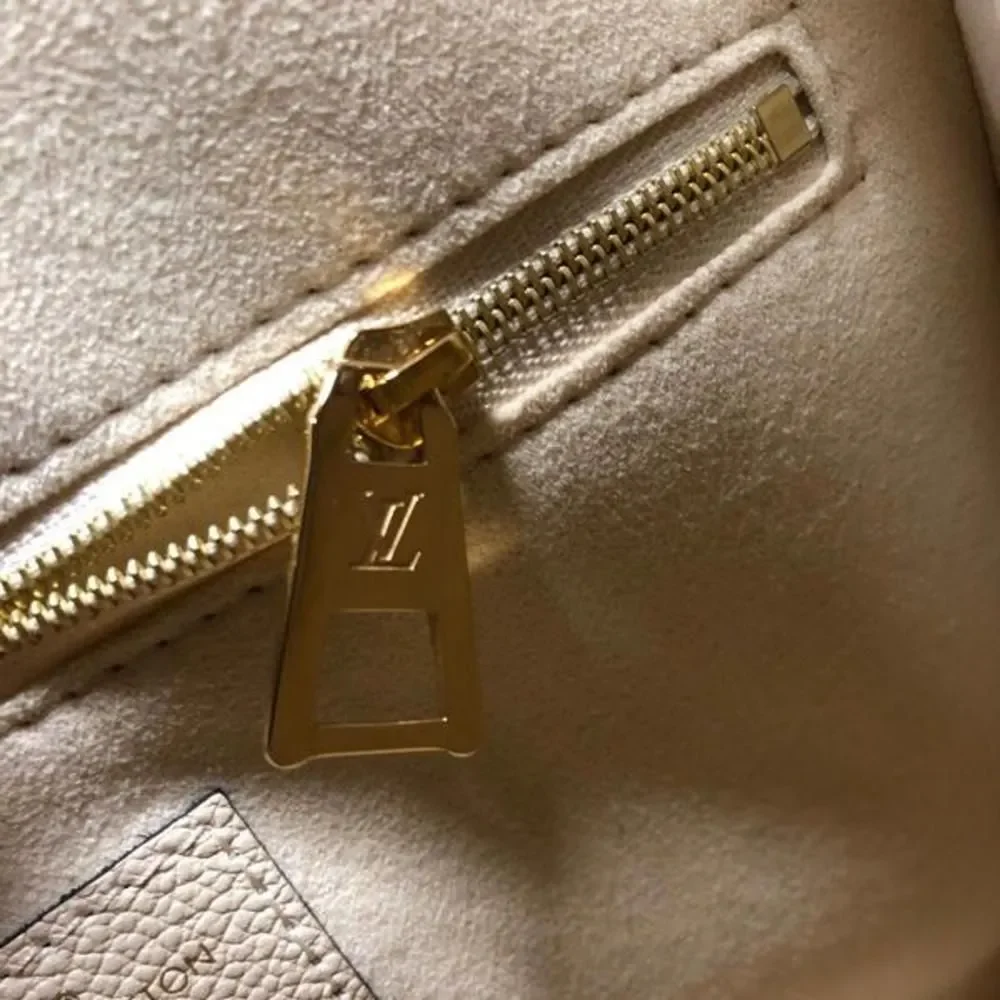 Louis Vuitton On The Go PM Shoulder Bag Creme